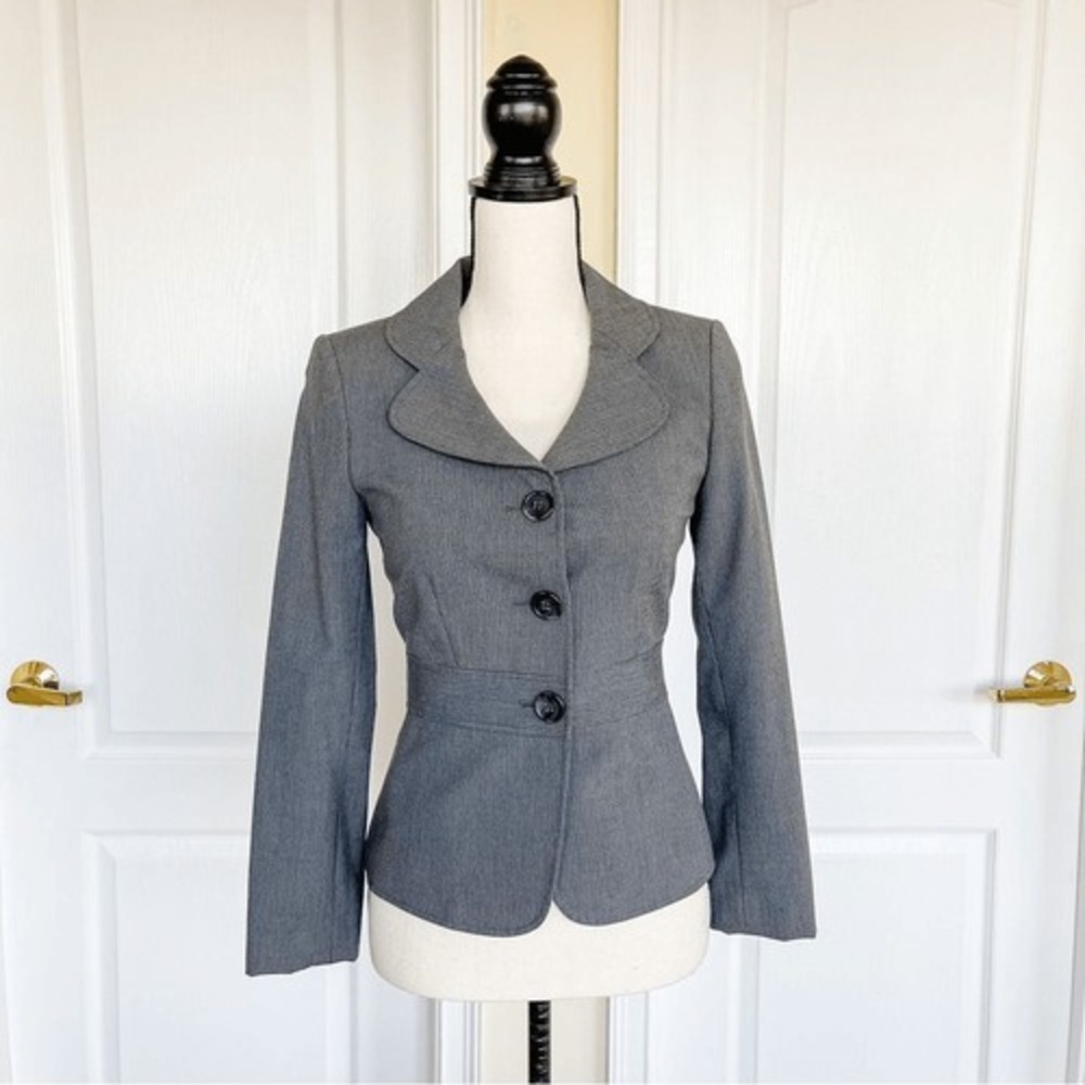 Antonio Melani Size 0 Unique Scalloped Collar Grey Tiny Pin-Striped Suit Jacket